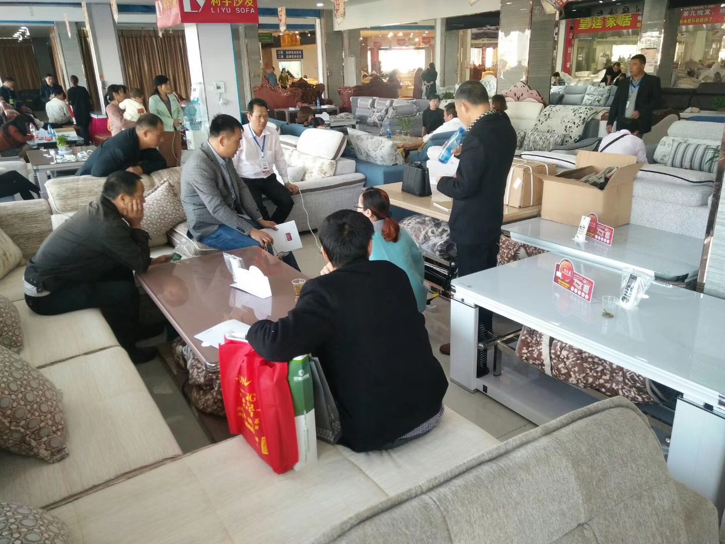 �\���x�ů�����u��ӬF��